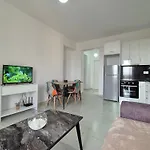 Flore Appartement Sarandë