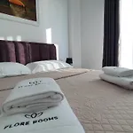 Flore Apartment *