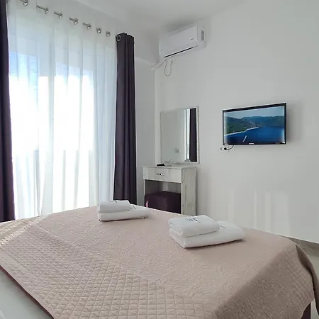 Flore Apartment Sarande