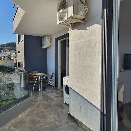 Flore Sarande