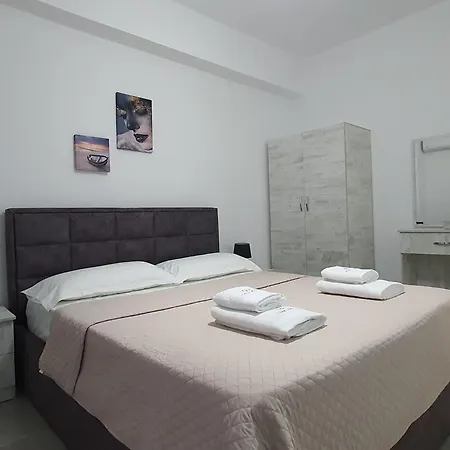 Flore Διαμέρισμα Σαράντα