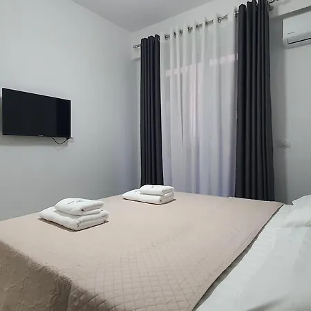 Apartment Flore