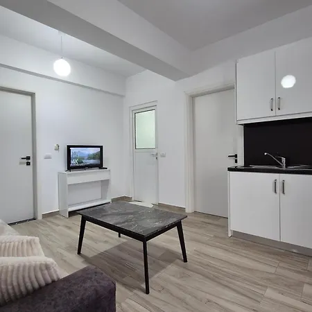 Flore Apartment Sarande