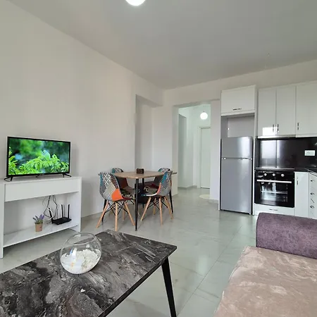Flore Apartment Sarande