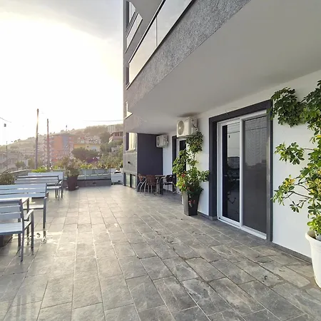 Flore Apartment Sarande