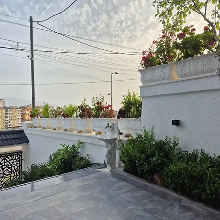 Flore Apartment Sarande