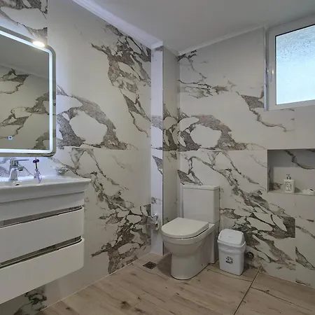 Apartment Flore